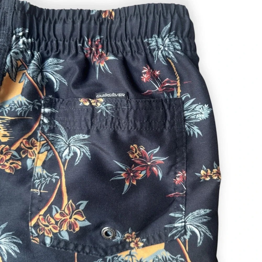 Quiksilver Boys Tropical Palm Tree Island Print Swim Trunks Size S (8)
